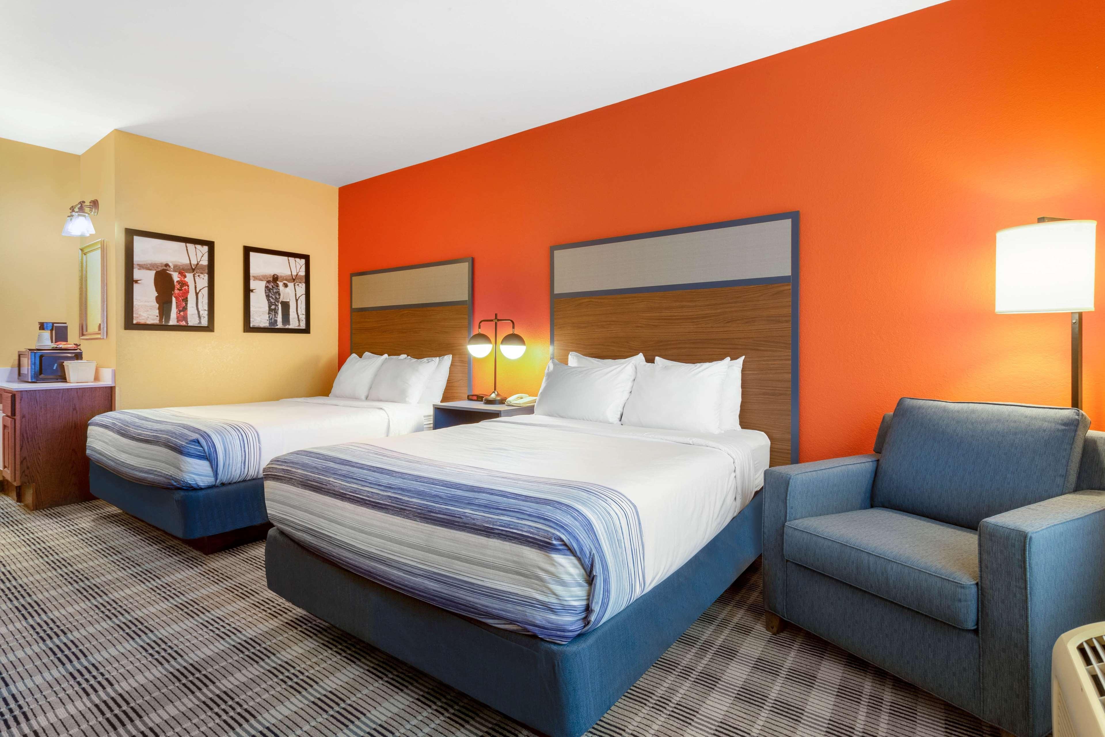 Americinn By Wyndham Fulton Clinton Екстер'єр фото