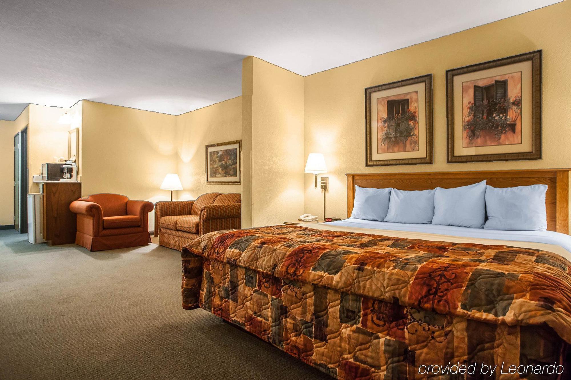 Americinn By Wyndham Fulton Clinton Екстер'єр фото