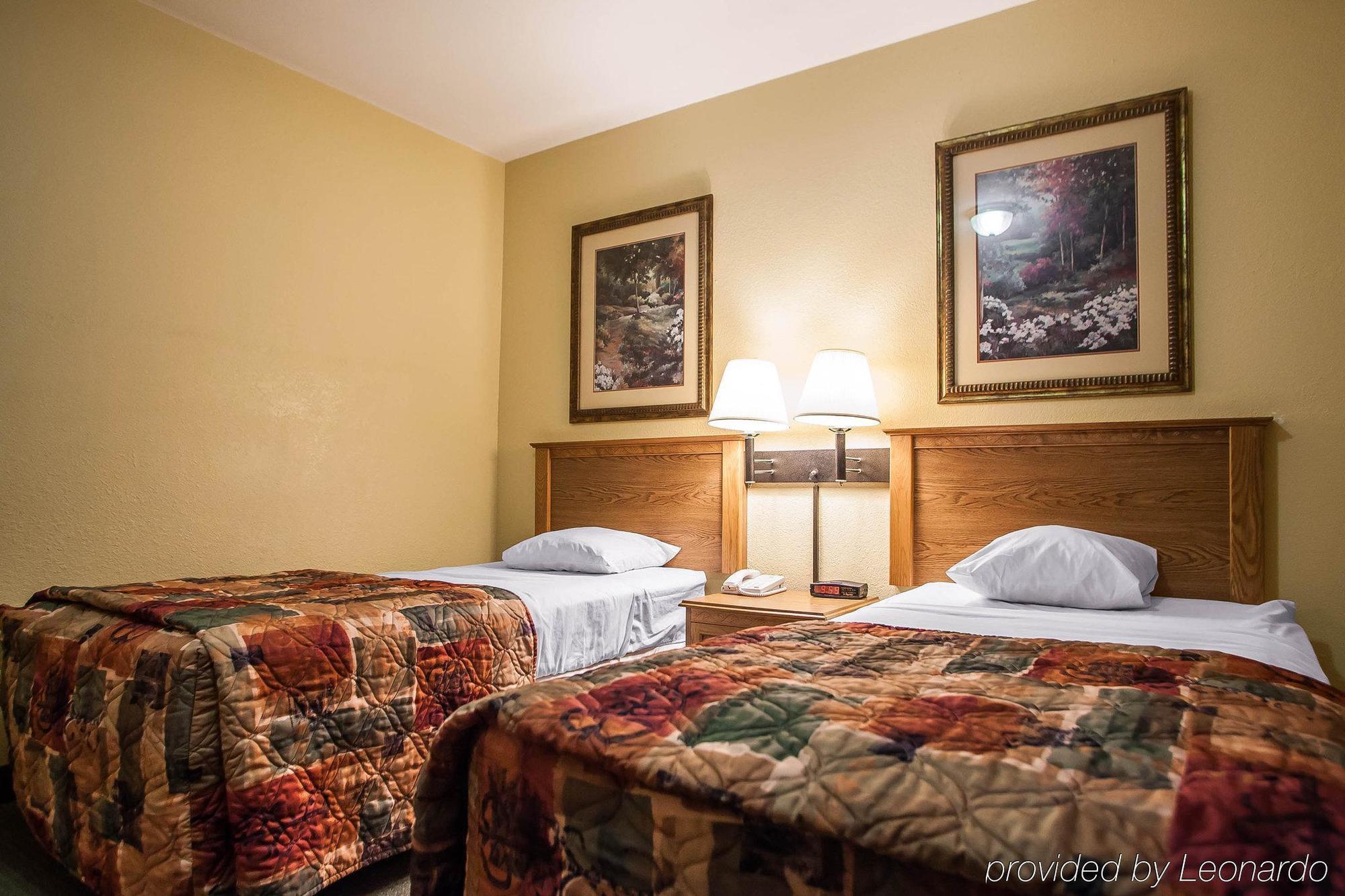 Americinn By Wyndham Fulton Clinton Екстер'єр фото
